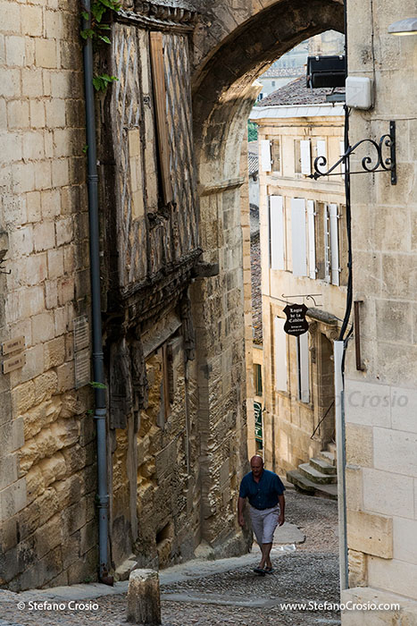 Saint Emilion: La Maison de la Cadene (House of the Chain) and la Porte de la Cadene (Door of the Chain)